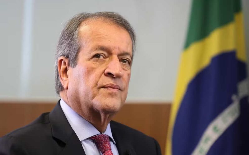 🏛️ Flávio Dino Determina Bloqueio de Bens de Valdemar Costa Neto em Investigação sobre Emendas Parlamentares