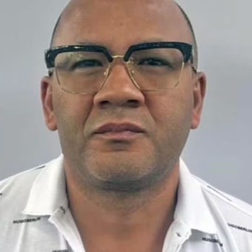 🚔🔫 PF PRENDE NO SURINAME SUSPEITO DE FORNECER ARMAS AO COMANDO VERMELHO EM OPERAÇÃO CONTRA CRIME ORGANIZADO