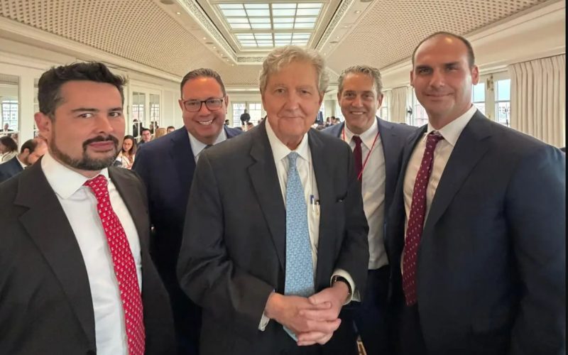 🇺🇸 Eduardo Bolsonaro Participa de Jantar com Senadores Republicanos nos EUA e Relata Conversas sobre Política Brasileira