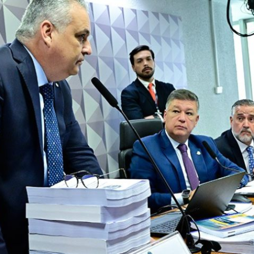⚖️ Política e Justiça: Jovem nega acusação envolvendo deputado e apresenta teste de DNA em defesa pública