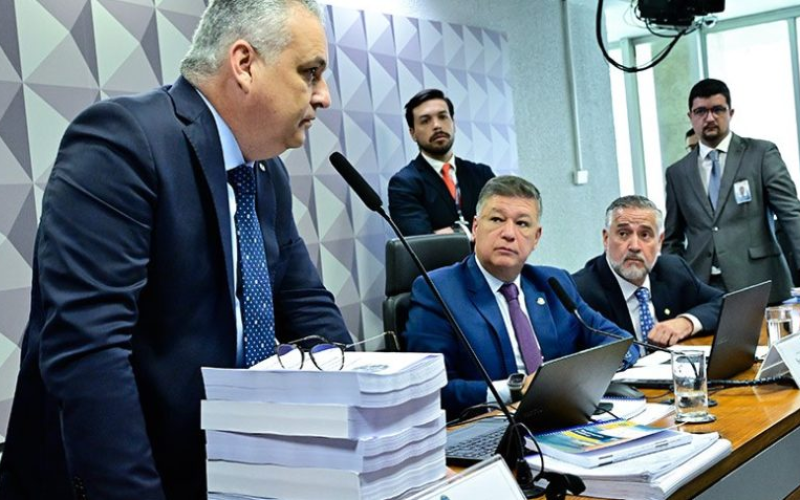 ⚖️ Política e Justiça: Jovem nega acusação envolvendo deputado e apresenta teste de DNA em defesa pública