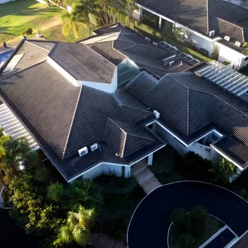 🏠 Mansão em Brasília era frequentada por Lulinha e lobista para reuniões, diz reportagem