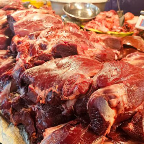 🥩 Carne bovina dispara e atinge maior nível em décadas, pressionando preços ao consumidor