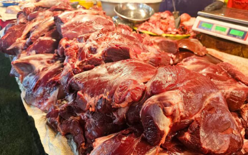🥩 Carne bovina dispara e atinge maior nível em décadas, pressionando preços ao consumidor