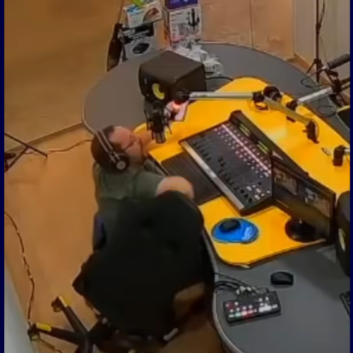 🎙️ Locutor cai após cadeira quebrar ao vivo e continua lendo horóscopo como se nada tivesse acontecido
