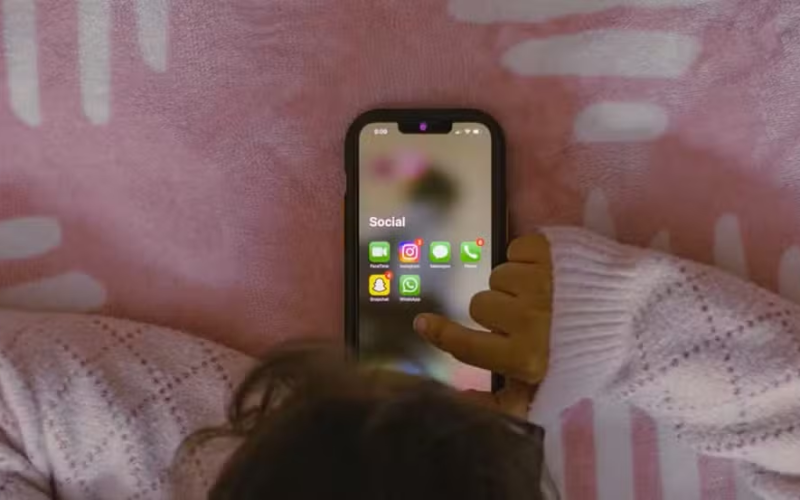 📱 Grécia aprova proibição de redes sociais para menores de 15 anos