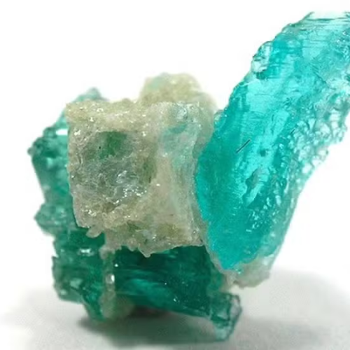 💎 Tesouro Brasileiro: Turmalina Paraíba está entre as pedras mais raras e valiosas do mundo