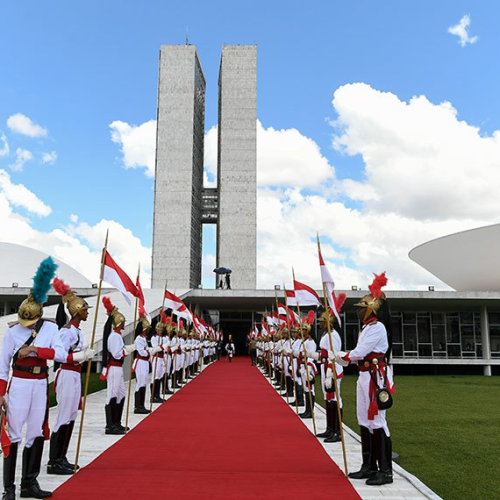 🏛️ Presidente e governadores eleitos tomarão posse em novas datas em 2027