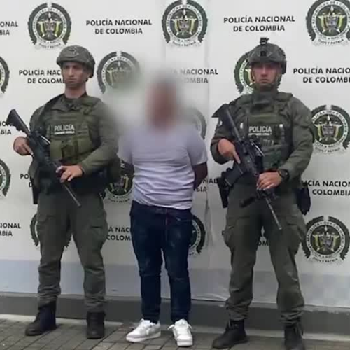 🚨 Internacional: Colômbia prende suspeito ligado a ataque com explosivos que deixou 20 mortos