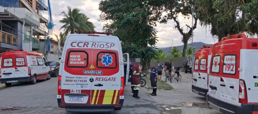 🌊🚤 Lancha naufraga durante forte ventania em Ubatuba; menina de 6 anos permanece em estado grave
