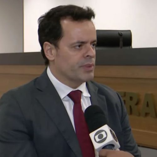 🏛️ Delegado da PF é alvo de pedido para deixar os EUA e já se envolveu em acidente fatal em 2016