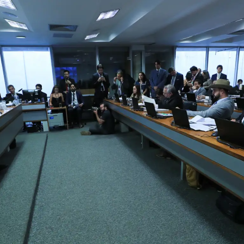 CPMI do INSS rejeita relatório final por até 19 a 12 e encerra trabalhos sem documento conclusivo