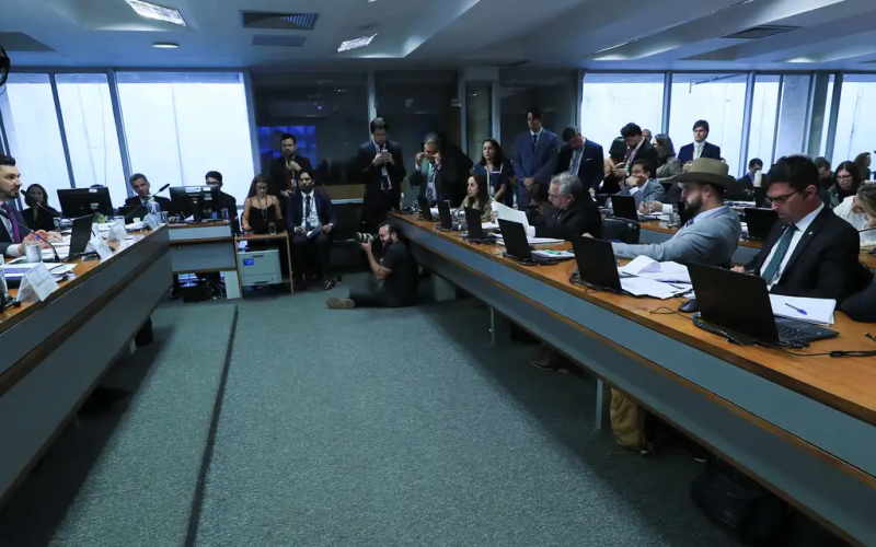CPMI do INSS rejeita relatório final por até 19 a 12 e encerra trabalhos sem documento conclusivo