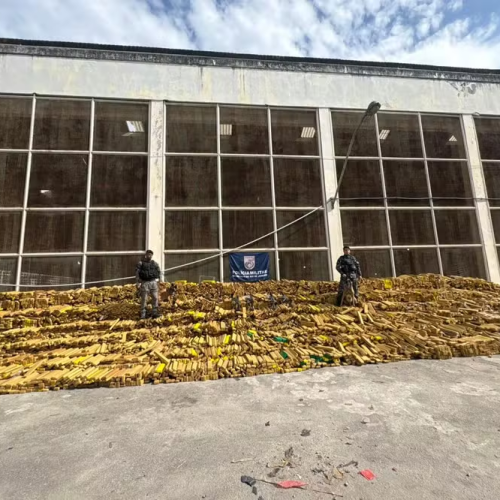 🚨 Polícia apreende quase 50 toneladas de maconha em operação no Complexo da Maré