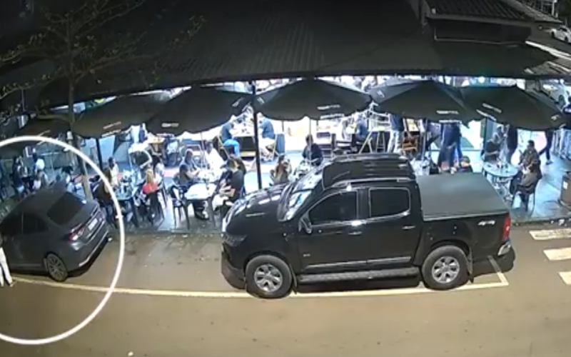 🔴 Segurança: Ataque a Tiros em Loja de Conveniência Deixa Mortos e Feridos em Campo Mourão, no Paraná